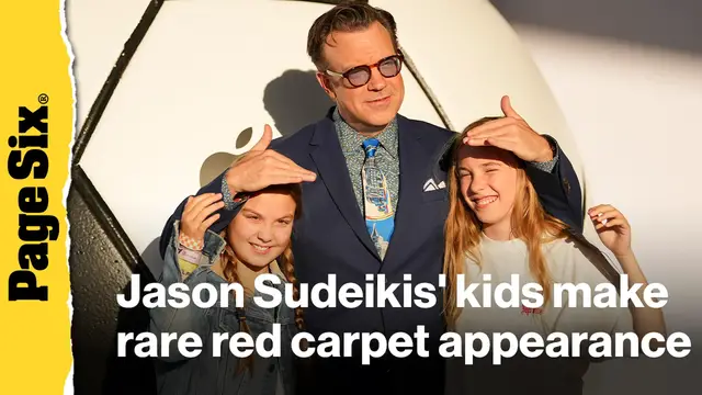 Video thumbnail for Jason Sudeikis and Olivia Wilde's kids look all grown up in rare appearance for 'Ted Lasso'