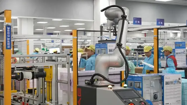 Video thumbnail for China: Robots, AI, innovative drugs drive China's export.