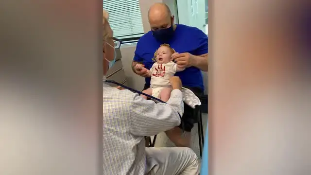 Video thumbnail for Doctor Distracts Baby Patients During Vaccine Jab With Goofy Routine | Happily TV