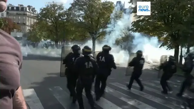 Video thumbnail for Student protests in France: 400–500 schools fully or partially closed Monday