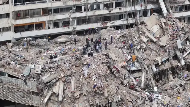 Video thumbnail for Venezuela: DRONE - Death toll from earthquakes in northern Venezuela rises to 3,342, more than 16,700 injured.
