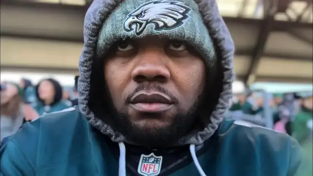 'Video thumbnail for lord brunson: eagles fan buys dallas cowboys shirt for car wash'