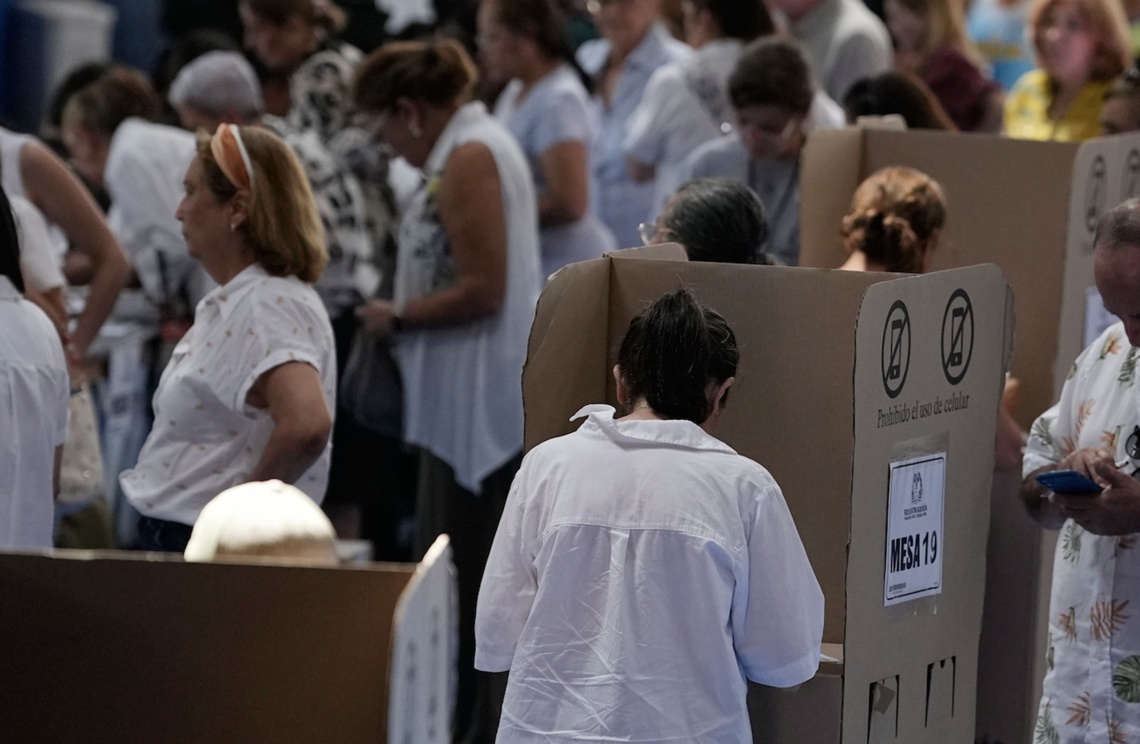 Video thumbnail for Polls open in Colombia’s pivotal presidential election