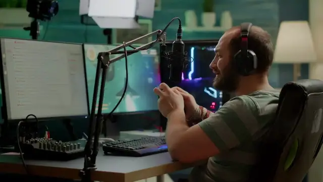 Video thumbnail for Battle Royale Gameplay