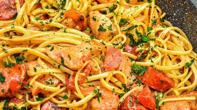 Video thumbnail for Cajun Pasta Be Poppin Recipe