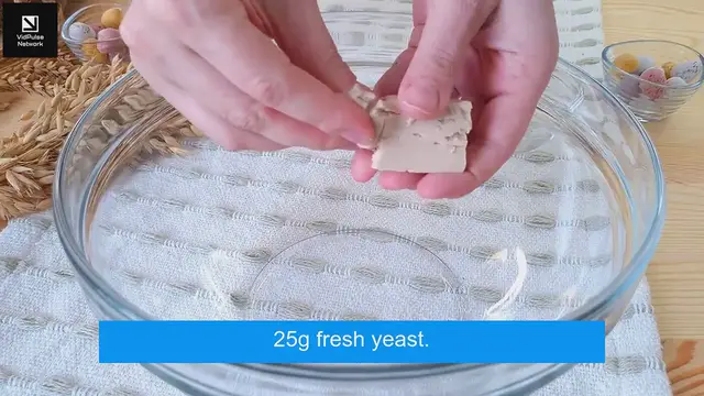 Video thumbnail for Simple Easter Recipe: Cottage Cheese Cinnamon Buns