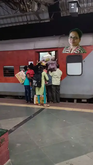 Video thumbnail for मुंबई से यूपी: जनरल डिब्बे में घुसने के लिए क्या करना होगा? Mumbai - UP Train General Bogie
