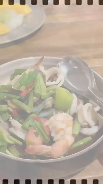 'Video thumbnail for What’s for Dinner ? The Oxygen Beachfront Oasisj was amazing '