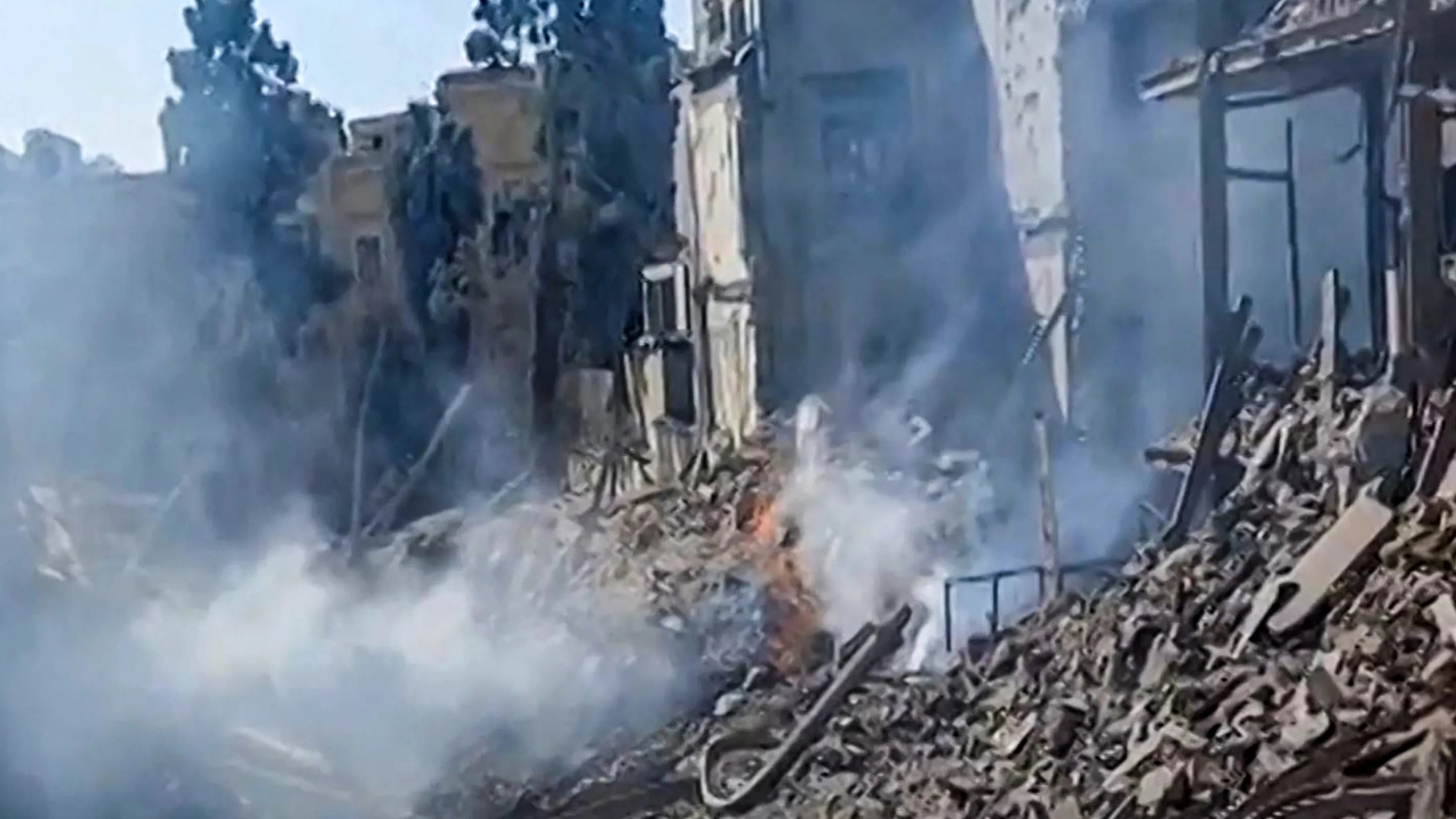 Video thumbnail for Israel & US attack Iran : Attacks in capital Tehran and other cities