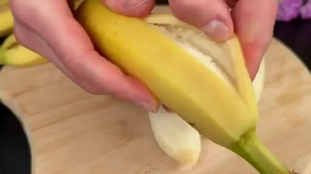 'Video thumbnail for Whip Condensed Milk with Banana – Delicious No-Bake Dessert!'
