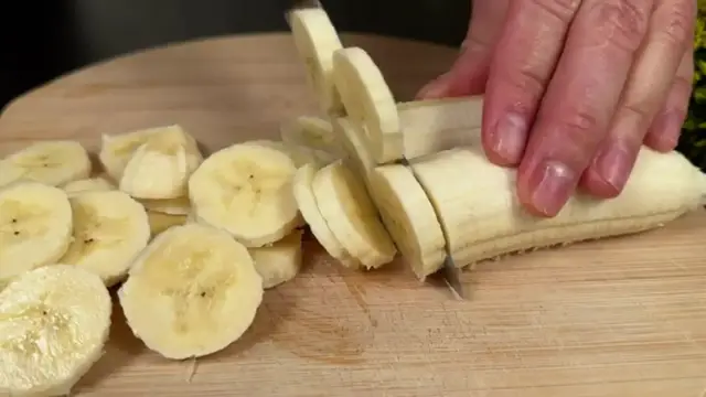'Video thumbnail for Best Banana Dessert – Low Calorie & Ready in 5 Minutes!'