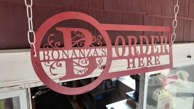 Video thumbnail for Bonanza's serves up summertime nostalgia in Oyster Bay