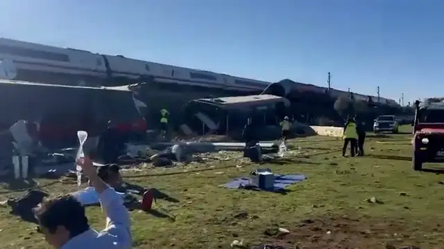 Video thumbnail for Deadly high-speed train collision in Spain