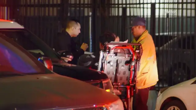 Video thumbnail for US, Los Angeles: Green Meadows Suspects Flee From Traffic Collision.