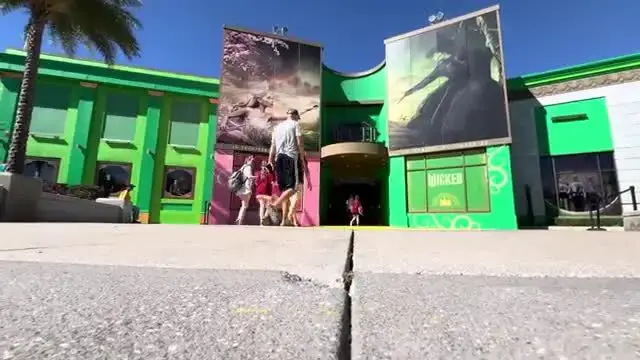 'Video thumbnail for Tour of the Wicked Movie Experience at Universal Studios Florida'