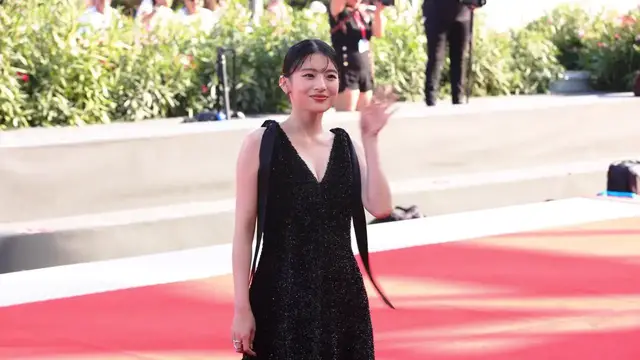 Video thumbnail for Italy: ‘Look Back’ screened at 83rd Venice International Film Festival.