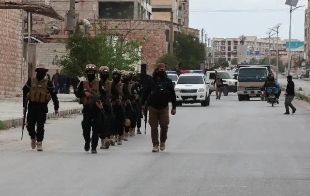 Video thumbnail for At least 4 killed after clashes erupt between Syrian army and SDF in Aleppo