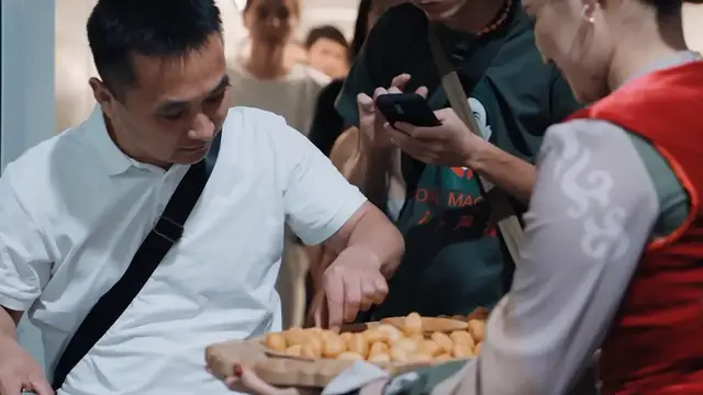 Video thumbnail for Kyrgyzstan: Air China launches direct flights between Beijing, Bishkek.
