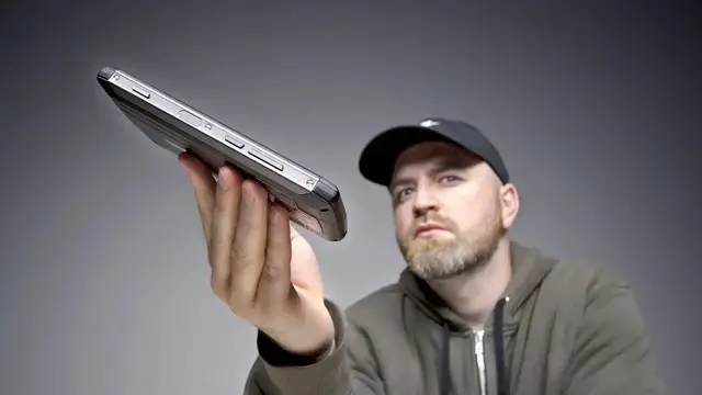 Video thumbnail for This Unique Smartphone Is Fat For A Reason...