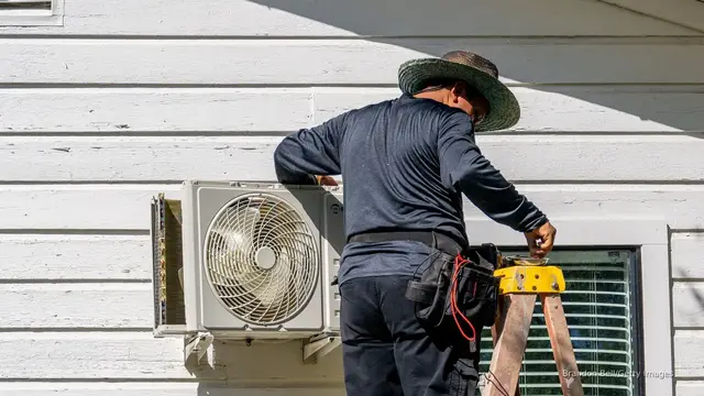 Video thumbnail for Bill mandating air conditioning in Texas rental units faces strong headwinds