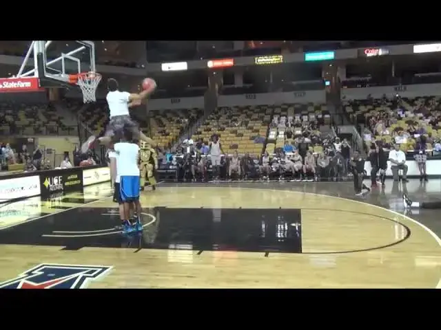 'Video thumbnail for 2015 Dunk Progress- 6'1 Isaiah Rivera'