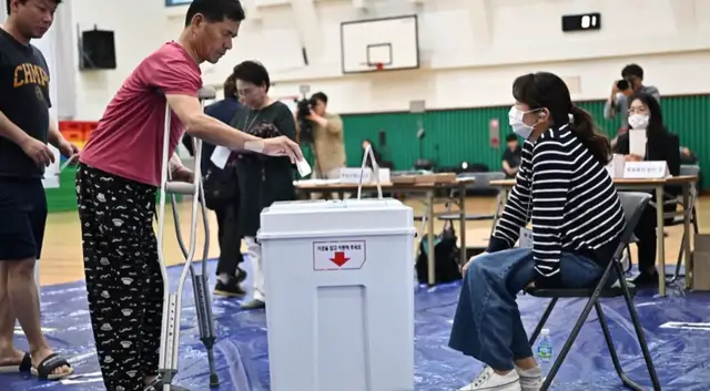Video thumbnail for South Korea votes in snap presidential poll after failed martial law bid