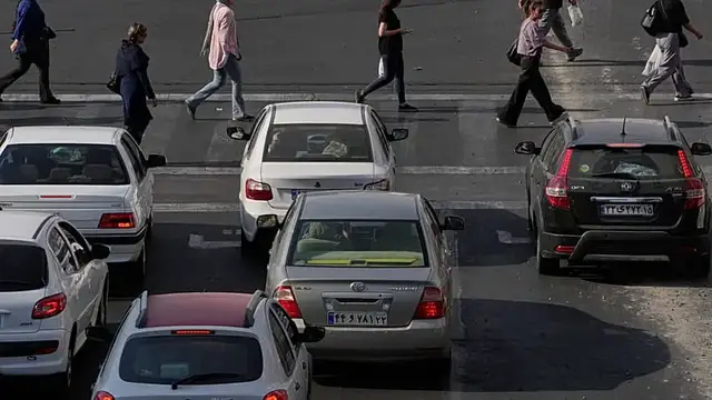 Video thumbnail for UAE's indefinite trade embargo puts further pressure on Iranian economy