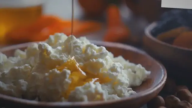 Video thumbnail for How to Store Coconut Oil and Make It Last Longer