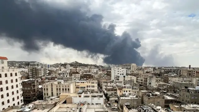 Video thumbnail for Israel attacks Yemen's capital, multiple air strikes hit Sanaa International Airport