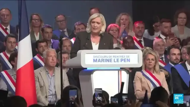 Video thumbnail for Poll puts France's Le Pen in lead as presidential campaign kicks off