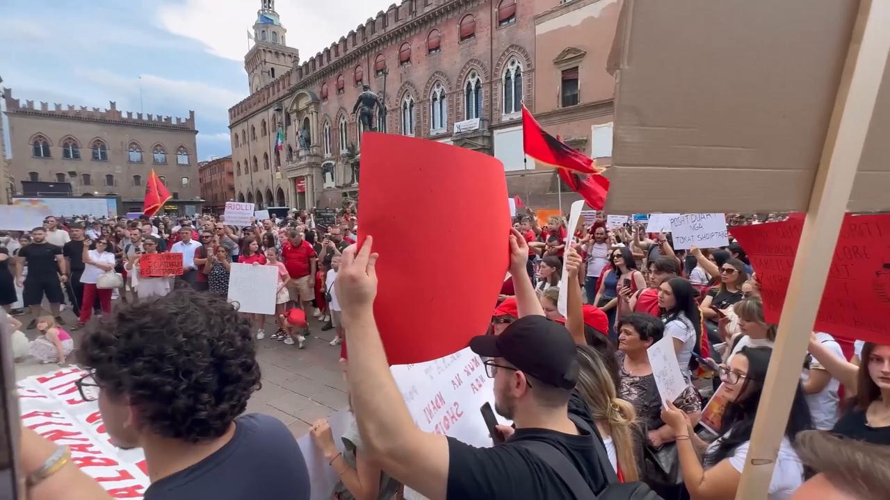 Video thumbnail for Albania: Albania tourism project protests enter 8th day in capital (2).