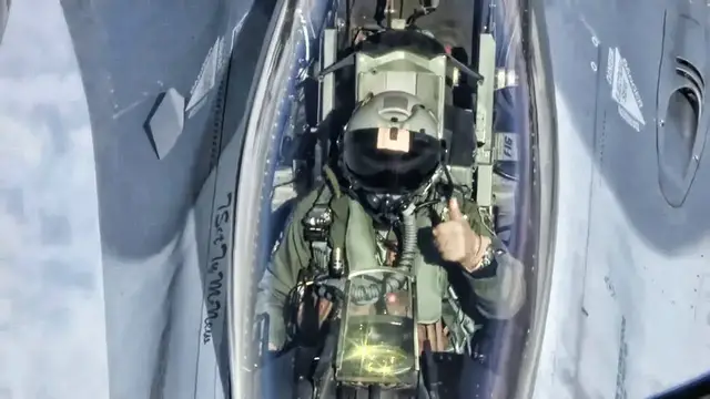 Video thumbnail for F-16 Pilot Communications During Aerial Refueling
