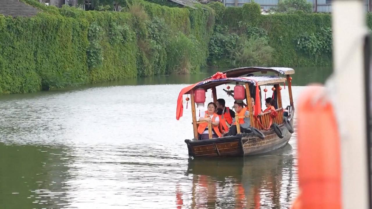 Video thumbnail for China: Movie-inspired tours boom in China.