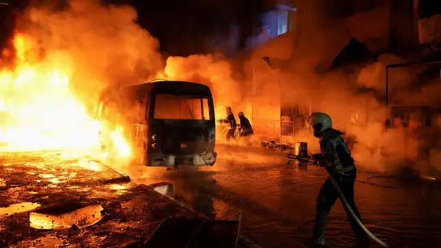 Video thumbnail for Heavy fighting in Aleppo, Syria, after talks with SDF collapse