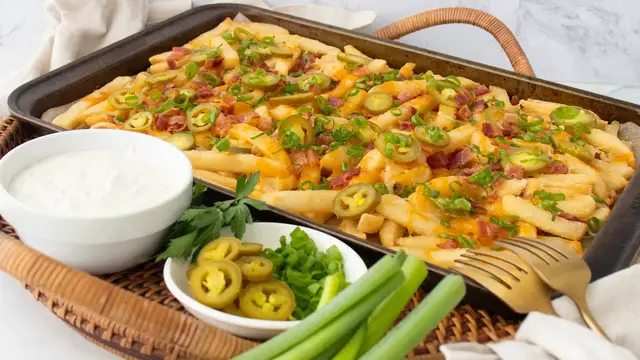 Video thumbnail for Copycat Chili's Texas Cheese Fries Recipe