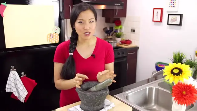 'Video thumbnail for Wonton Soup Recipe เกี้ยวนำ้ - Hot Thai Kitchen(720P_HD)'