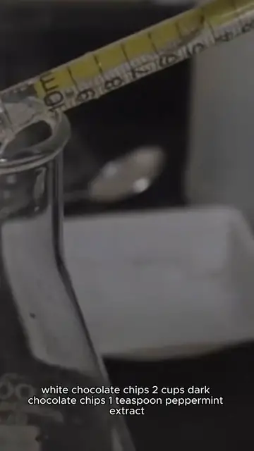 Video thumbnail for peppermint bark recipe