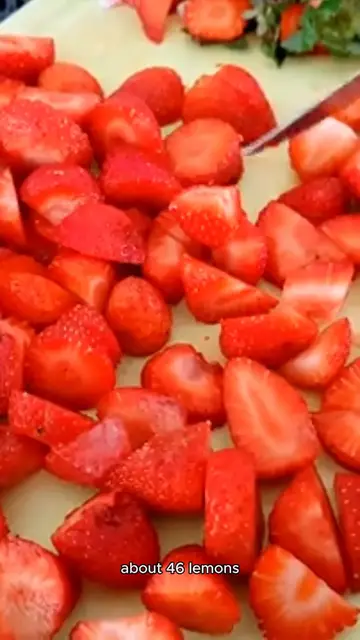 Video thumbnail for strawberry lemonade recipe