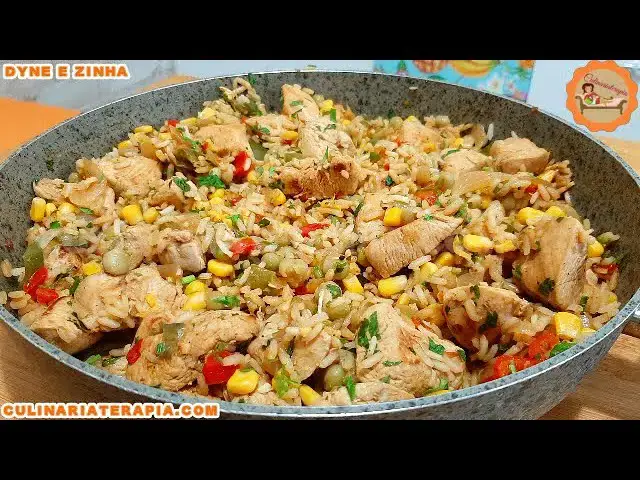 Video thumbnail for Arroz com frango super saboroso uma refeição muito fácil em uma panela só