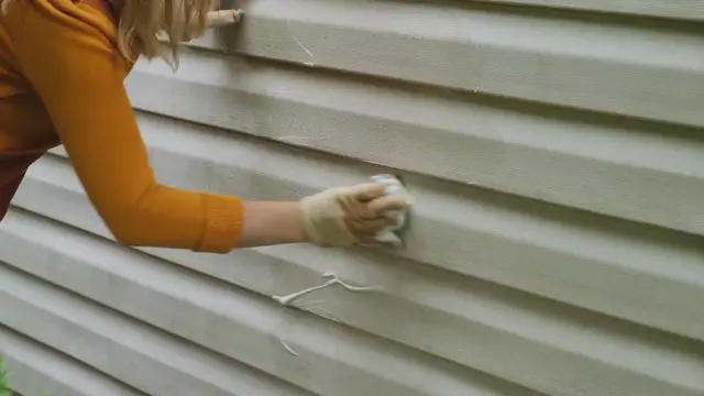 Video thumbnail for Installing Vinyl Siding