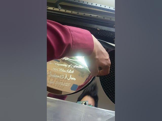 Video thumbnail for How to Engrave Mirror with CO2 Laser Cutting Machine | Personalized Acrylic Engagement Tray