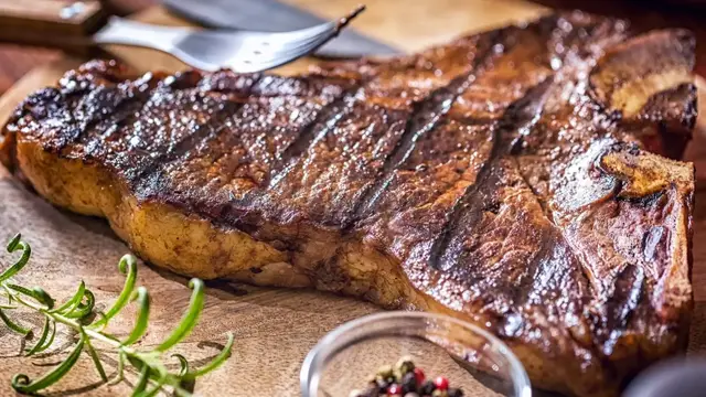 'Video thumbnail for Don't Ruin Your Expensive Steaks With These Mistakes'