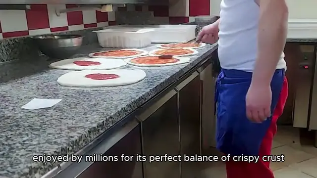 Video thumbnail for Pepperoni pizza