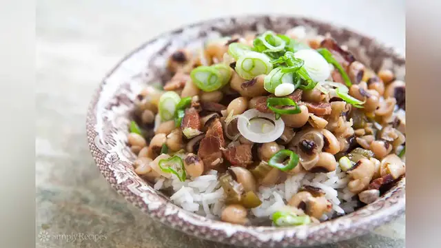 Video thumbnail for hoppin john recipe