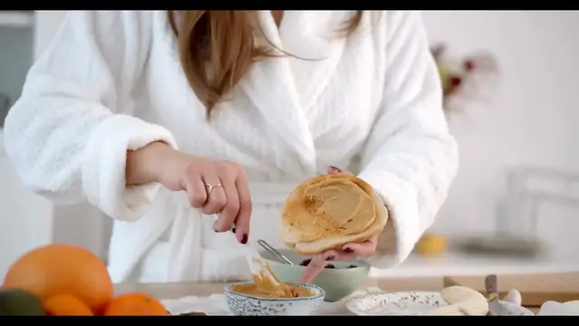 Video thumbnail for Best Peanut Butter for Weight Gain: Choosing the Right Spread