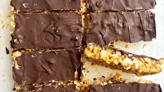 Video thumbnail for No-Bake Peanut Butter And Chocolate Crunch Bars Recipe