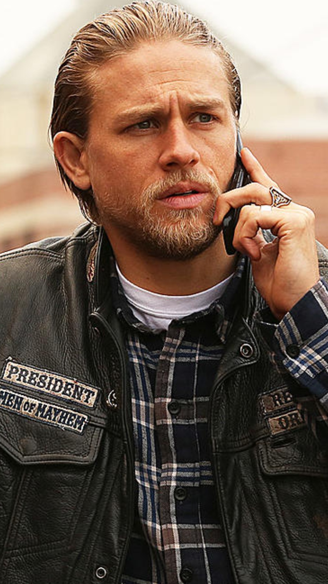 Video thumbnail for Charlie Hunnam's Career Never Recovered After Losing This Role