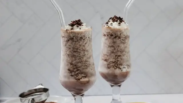 'Video thumbnail for Give Frozen Hot Chocolate A Luxe, Boozy Twist With This Recipe'