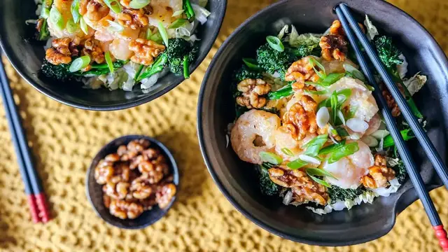 Video thumbnail for Honey Walnut Shrimp Bowl Recipe