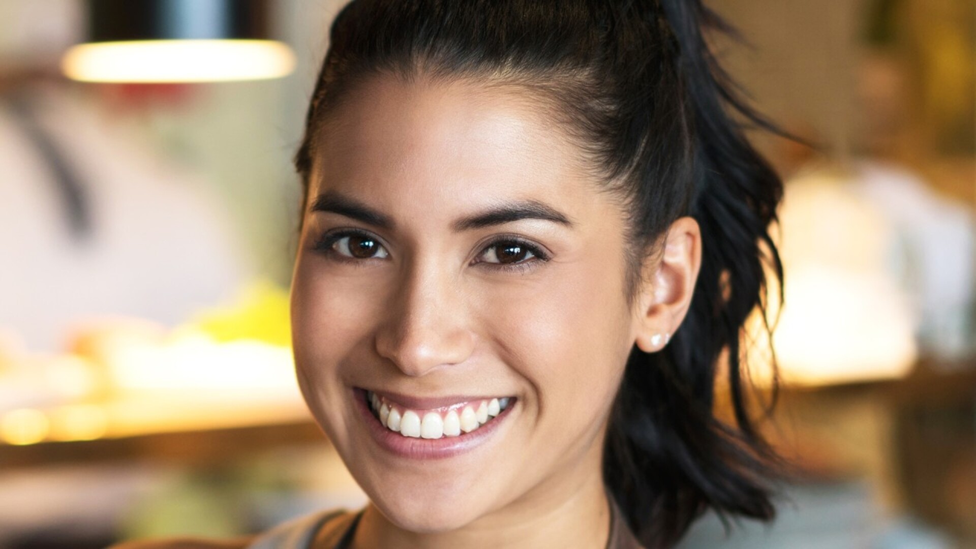 Video thumbnail for Dining Out? Here's What Your Waiter Is Doing Behind Closed Doors